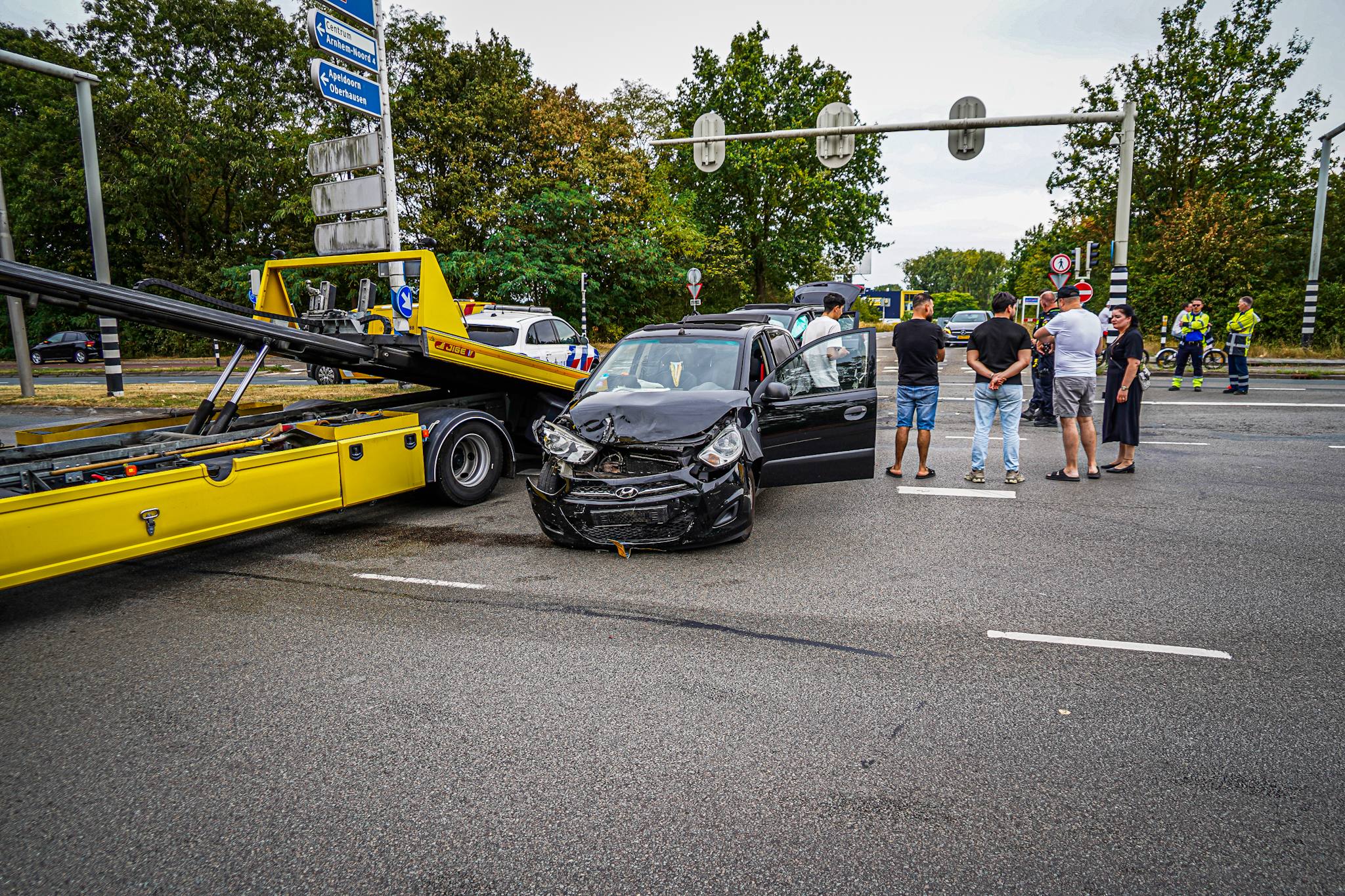 Aanrijding zorgt voor flinke verkeershinder - foto