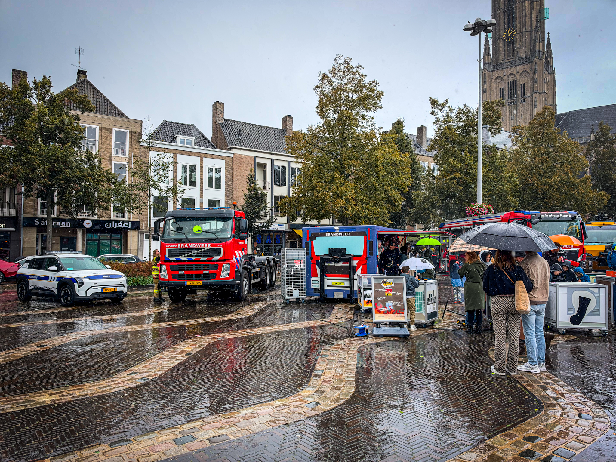 Veiligheidsdag in Arnhem in volle gang ondanks regenachtig weer