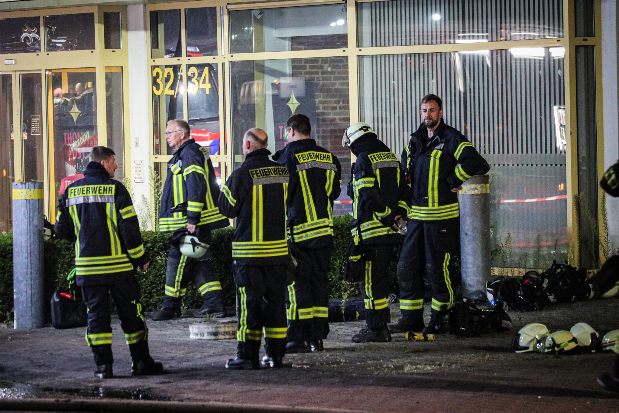 UPDATE: NL-Alert ingetrokken, meerdere bedrijfspanden verloren bij zeer grote brand - foto