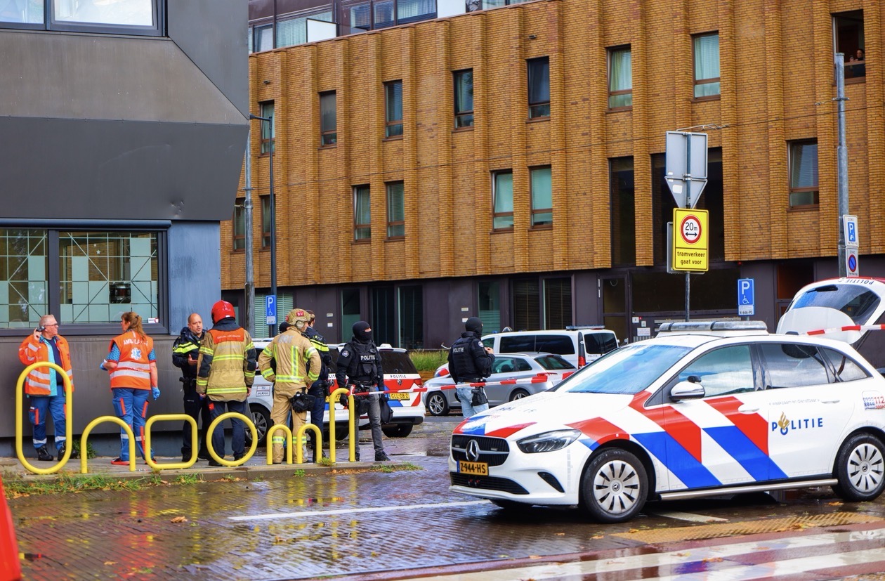 Politie massaal ingezet na incident met verward persoon - foto