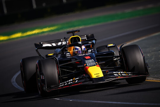 Dramatische thuisrace voor Verstappen: Nederlander crasht al in openingsronde