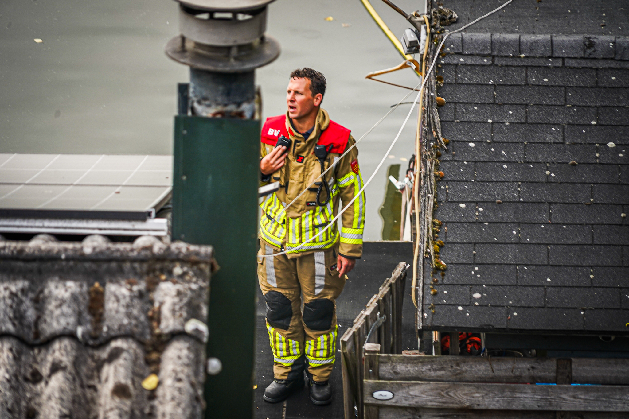 Brandweer onderzoekt brandmelding bij jachthaven - foto