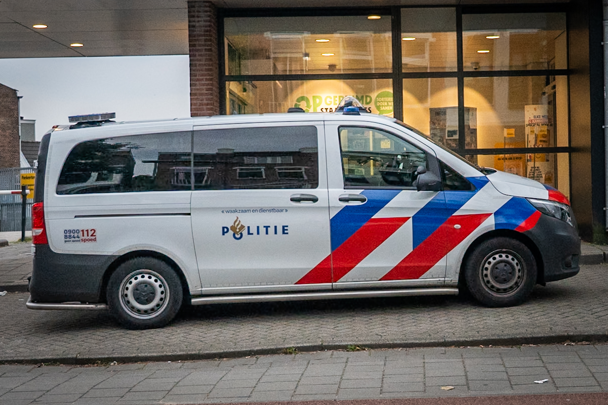 Politie zoekt man en vrouw na bedreiging met mes